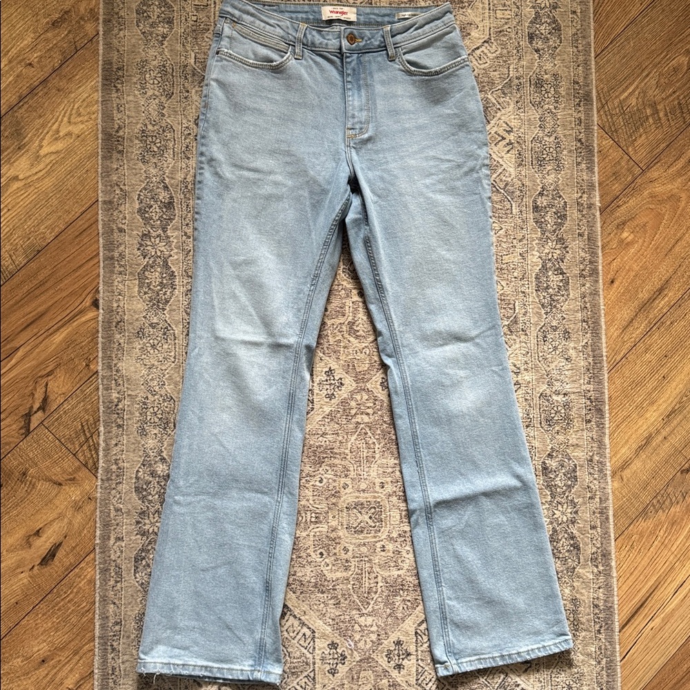 Wrangler Women's Light Blue Bold Boot Jeans